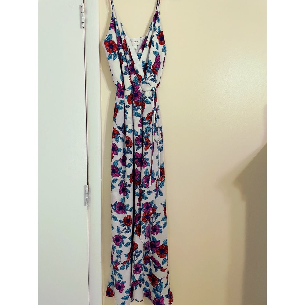 Beautiful floral maxi dress.